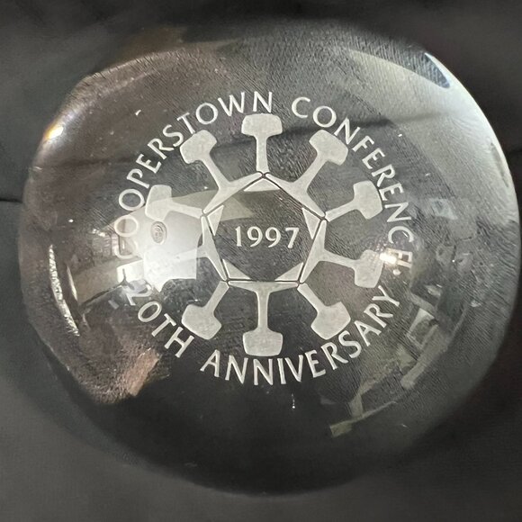 ROUND GLASS DESK PAPERWEIGHT 3 SET - Picture 6 of 15